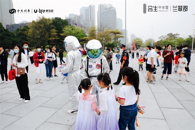 b1b74c77-3389-4cc3-92ee-a73c7aa4ea60