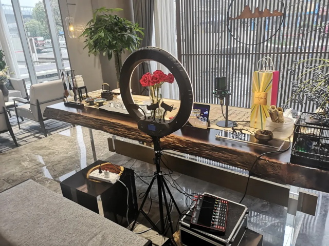 a029c37f-3e2e-4e3e-a498-c815fba2f428