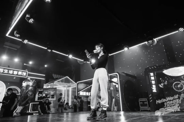 a884bd1d-a122-4571-a6fc-9c8fefc319ae