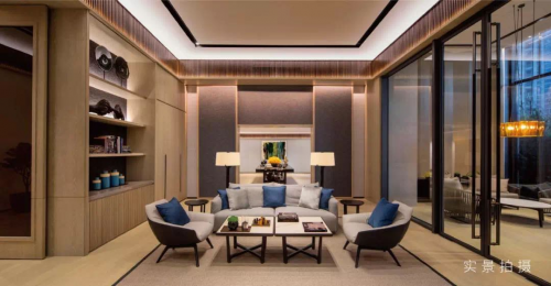 c2b0ef99-6c40-4f64-85f9-1c181a528cff