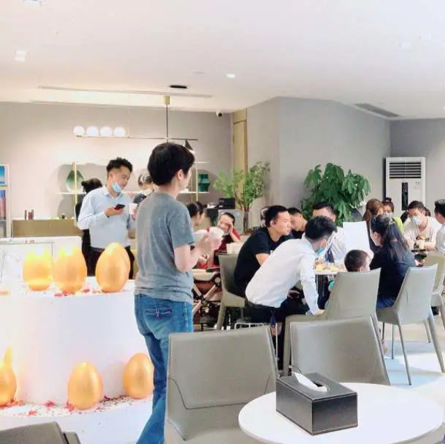 9ae925cd-ab7b-4597-8daa-6a1983b356d6