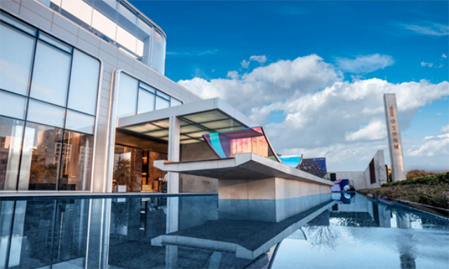 fcec70d8-cb49-4327-a073-9c22d5478093