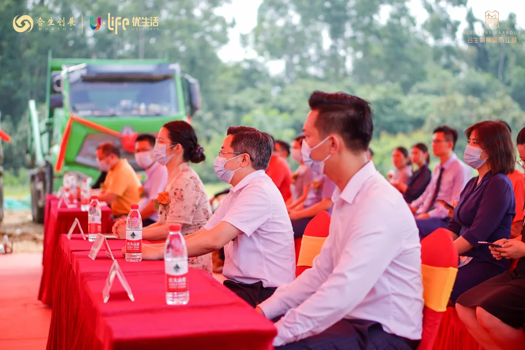 6376678356467070976352554