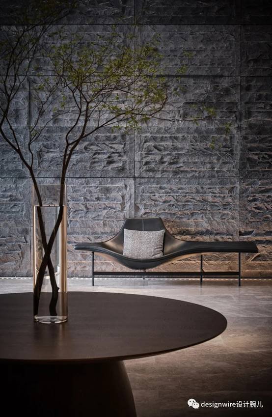 6376930649419457863551364