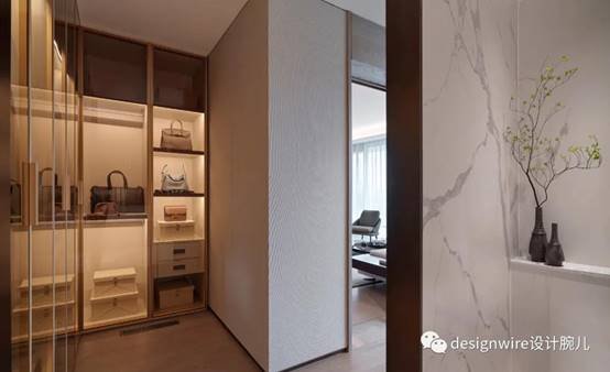 6376930649456566742736800