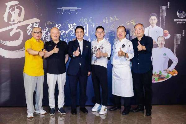 6376930782012668594035744