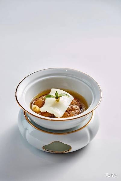 6376930783019986114056592