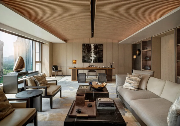 6377449635351309415609279