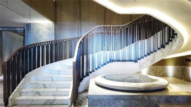 6378797107709981055068579