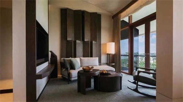 6378797282913103913881204