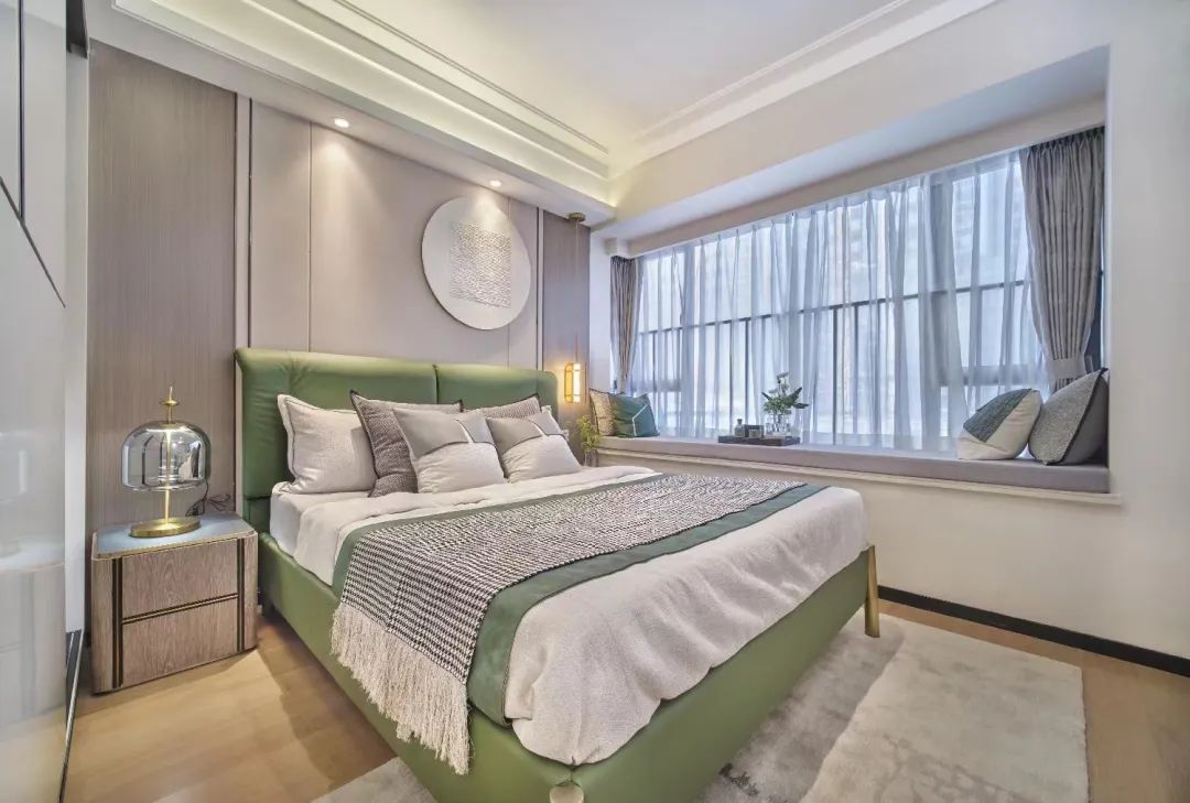 6379021226717812378579893