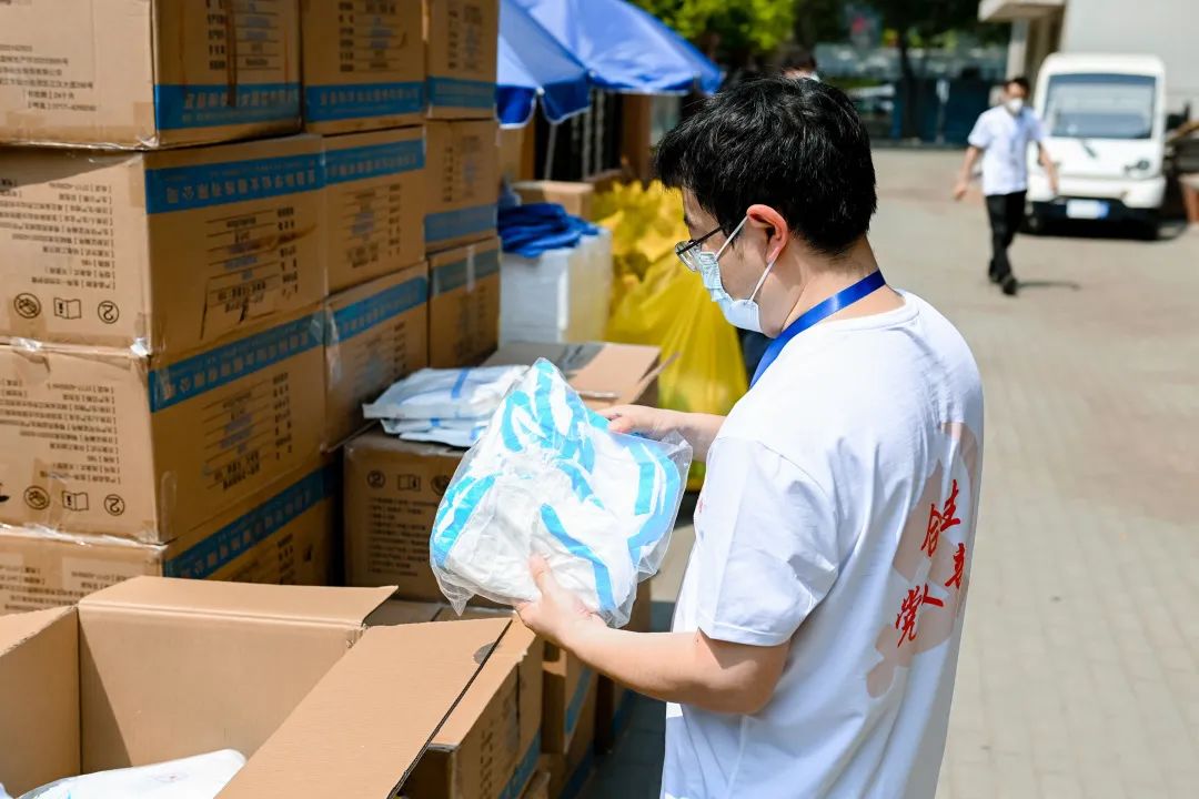 6379038052063131635399313